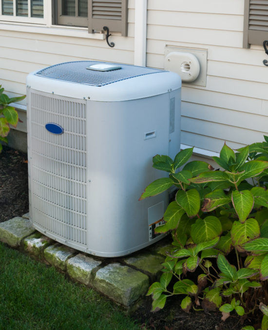 Heating and air conditioning inverter used to climatize  a home